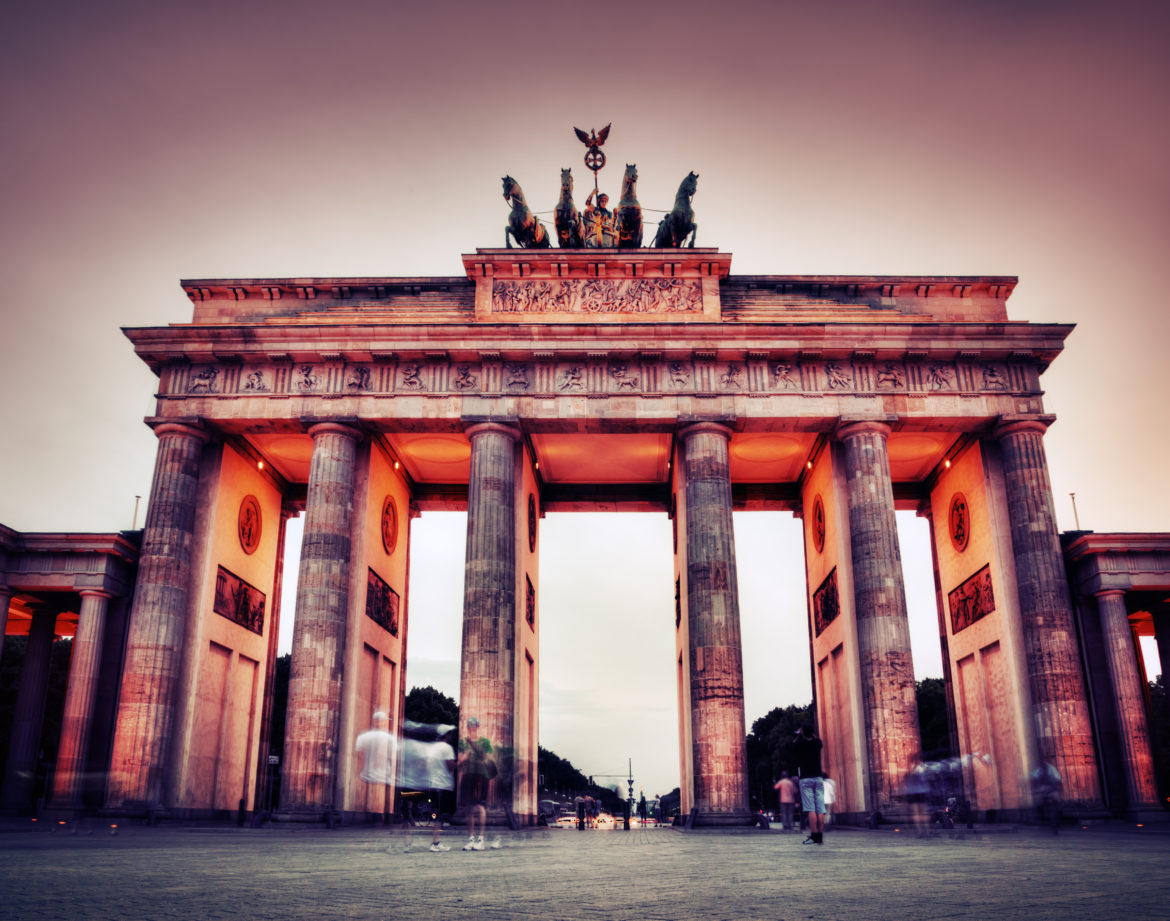 Mysterious Brandenburg Gate: Greatness and symbol of Berlin